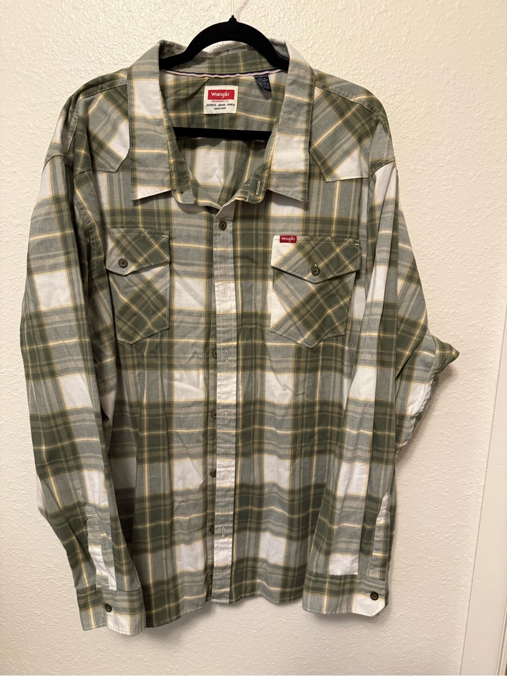 Wrangler Green and White Plaid Shirt